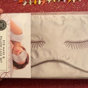 Eye mask and pillow case set